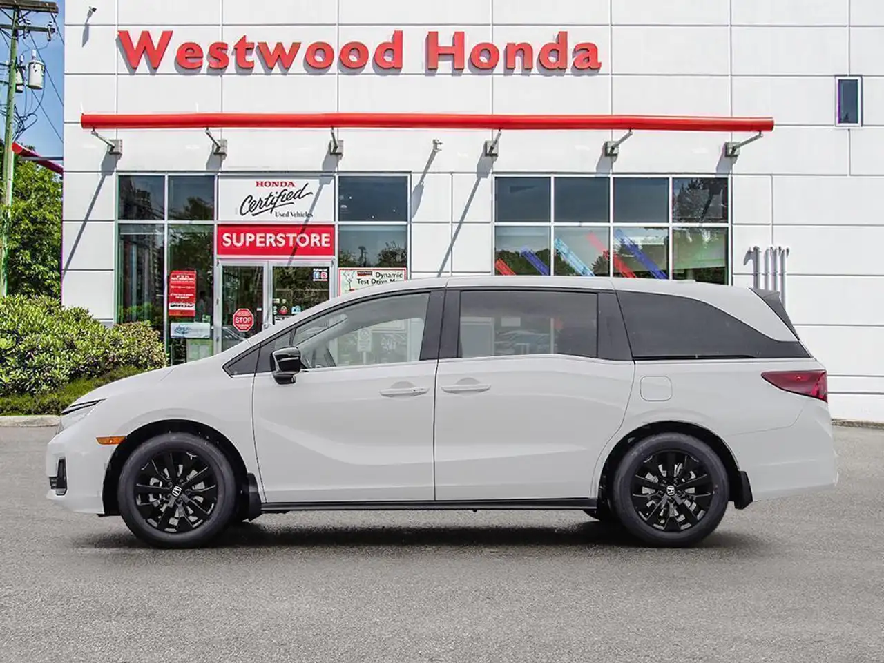 Honda Odyssey снимка Honda Odyssey