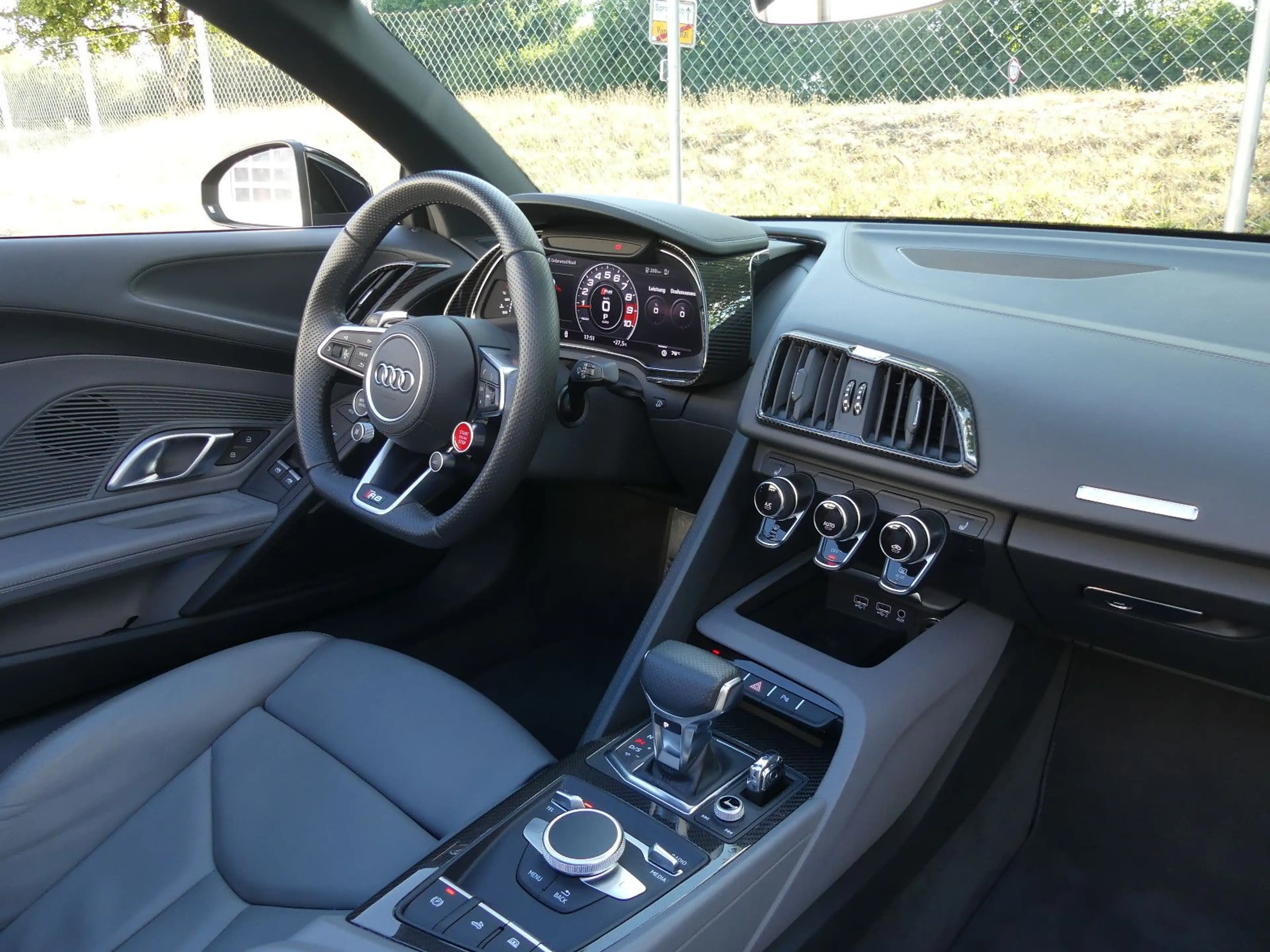 Audi R8 Spyder 5.2 FSI Plus quattro Keramik/B&O/Laser — photo 15