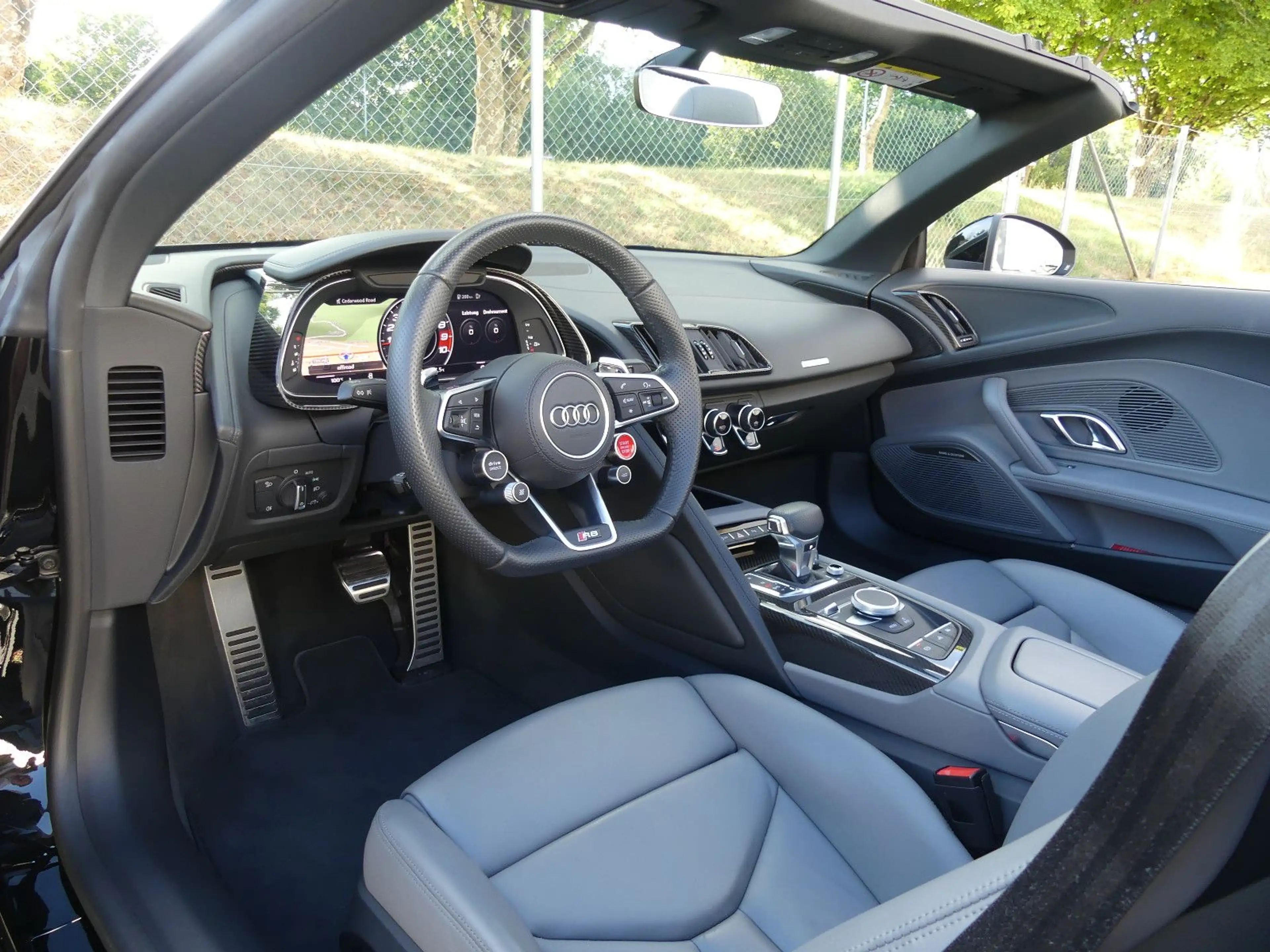 Audi R8 Spyder 5.2 FSI Plus quattro Keramik/B&O/Laser — photo 11