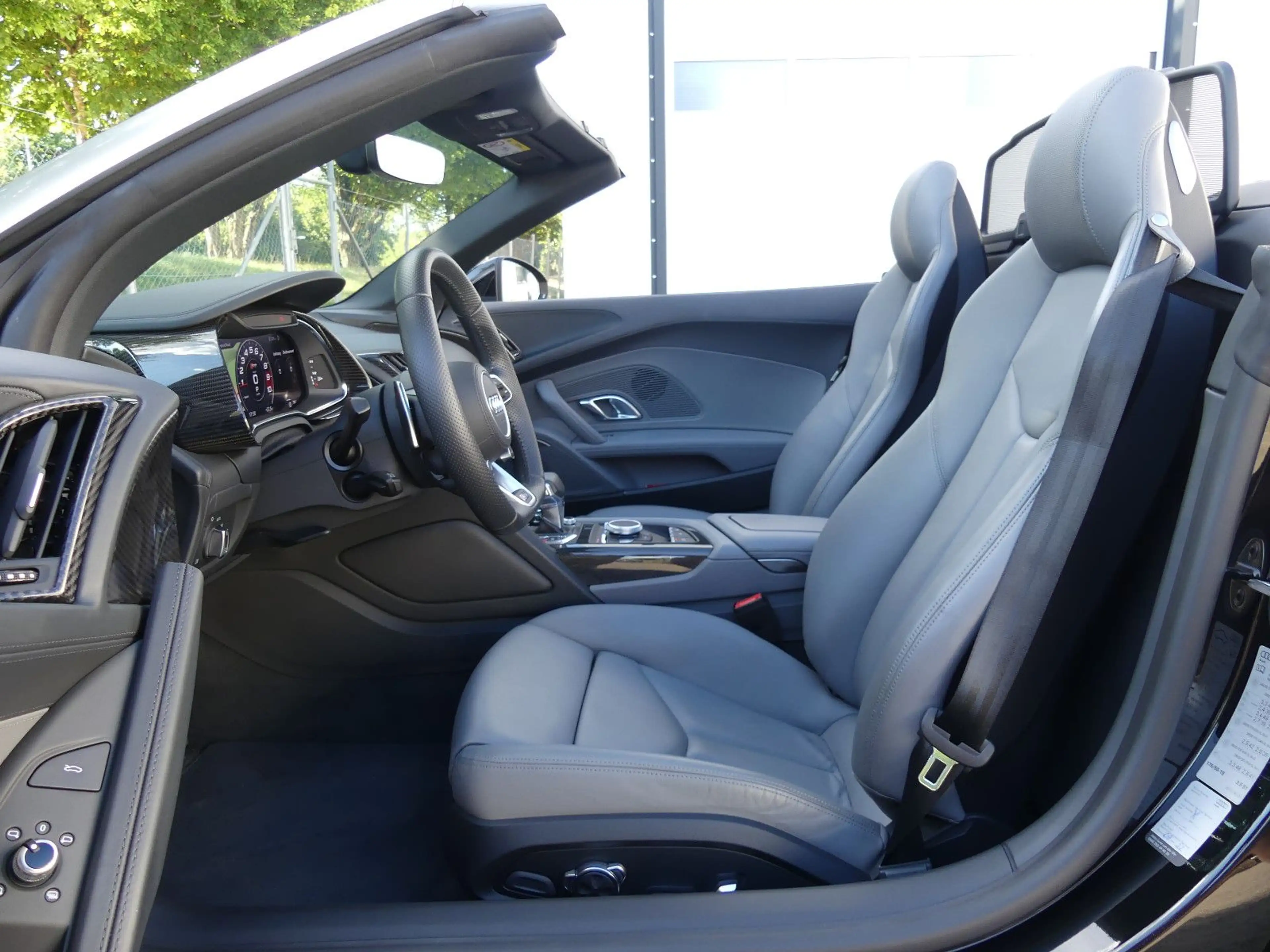 Audi R8 Spyder 5.2 FSI Plus quattro Keramik/B&O/Laser — photo 12
