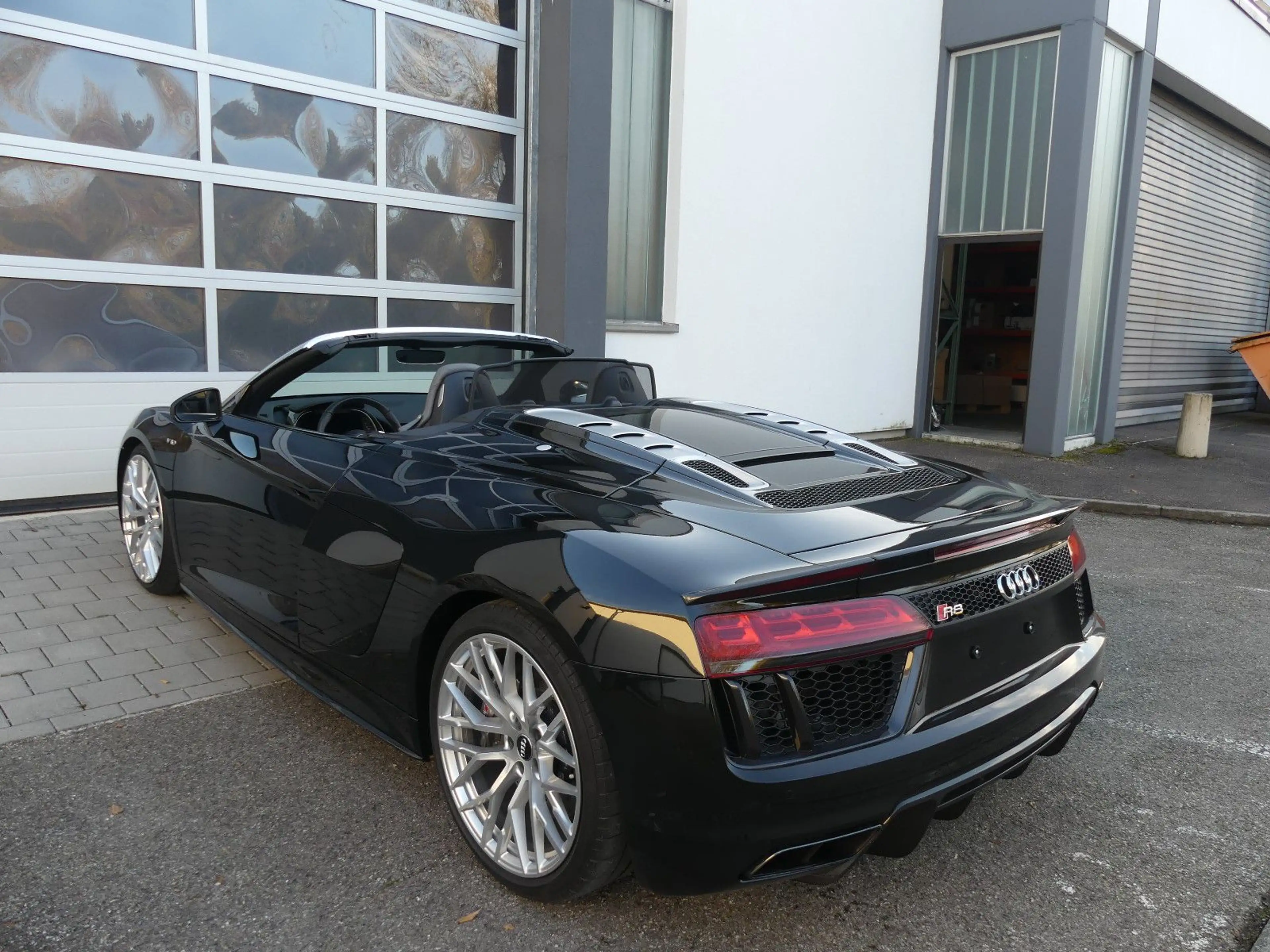 Audi R8 Spyder 5.2 FSI Plus quattro Keramik/B&O/Laser — photo 7