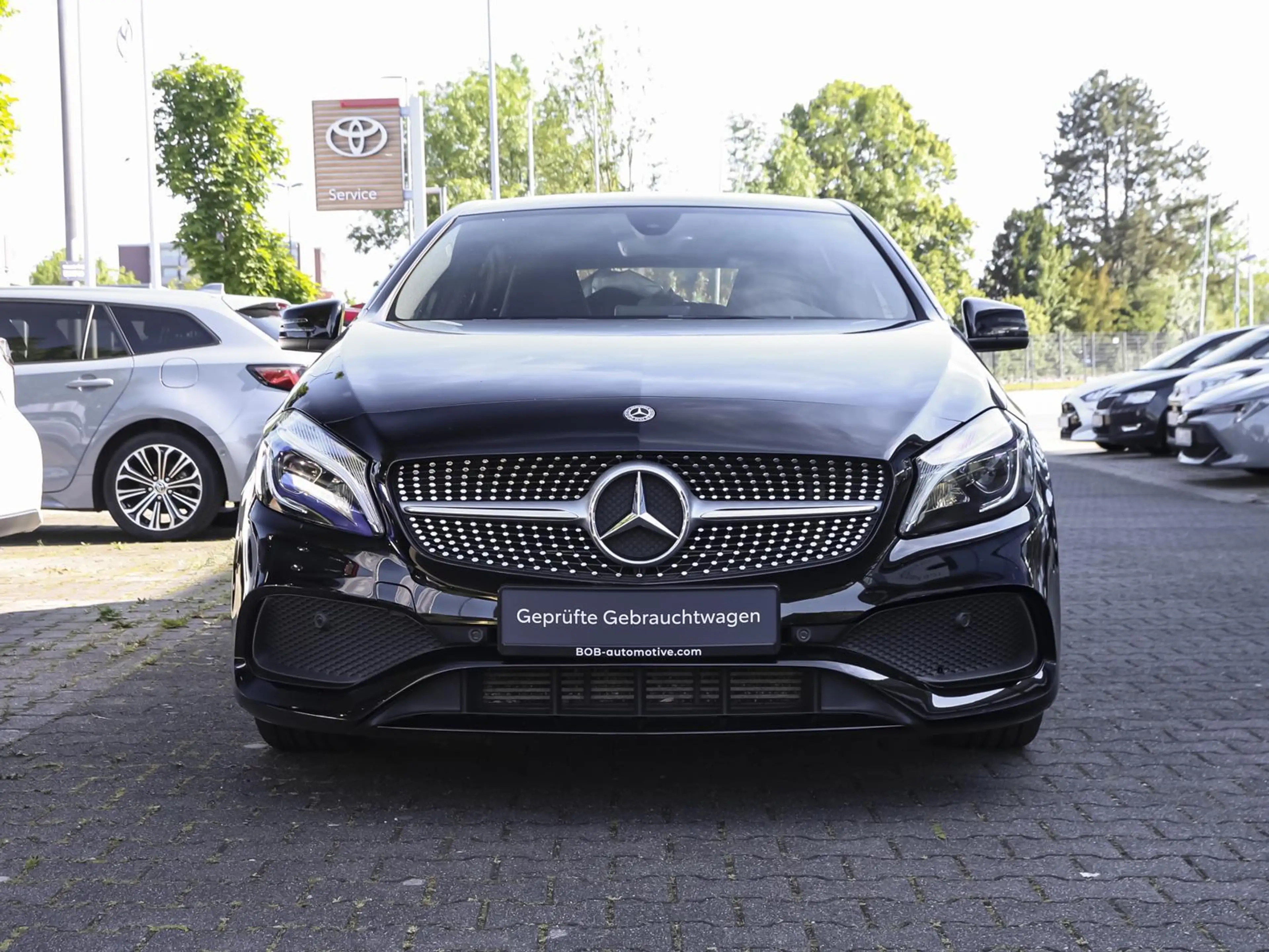 Mercedes-Benz A 200 AMG Line NAVI SHZ PDC 8-fach bereift — photo 4