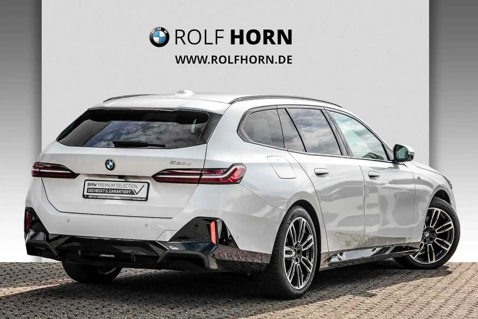 BMW 520 d Touring M Sportpaket Standhzg AHKh/k HeadUp Weiß - 2