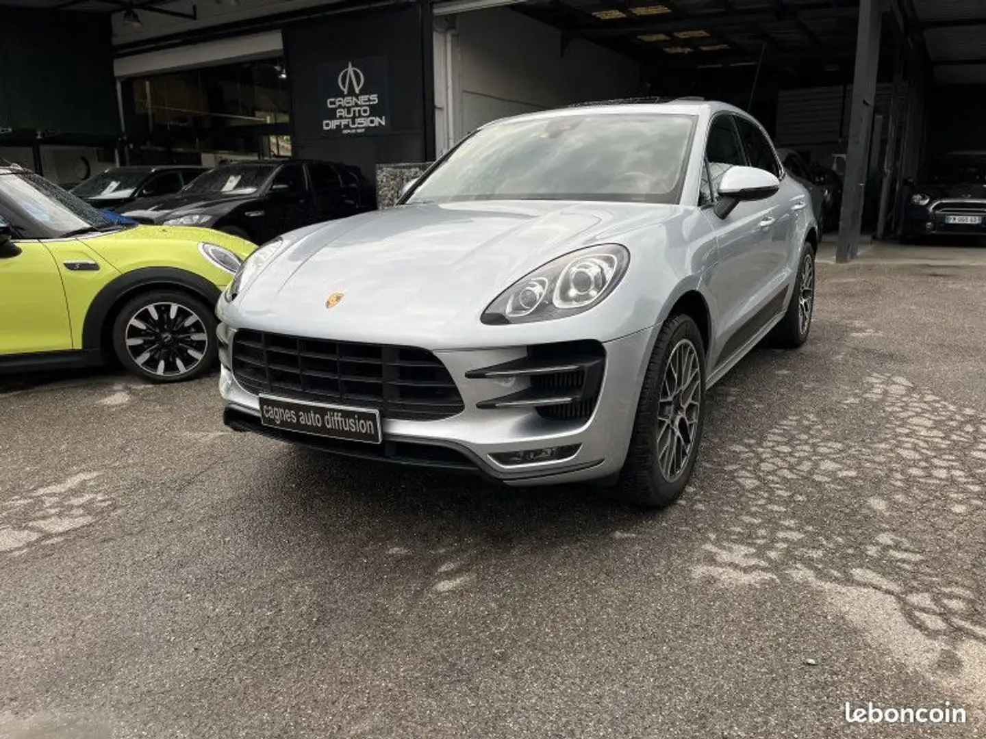 Porsche Macan (95B) 3.6 V6 400CH TURBO PDK Grau - 1