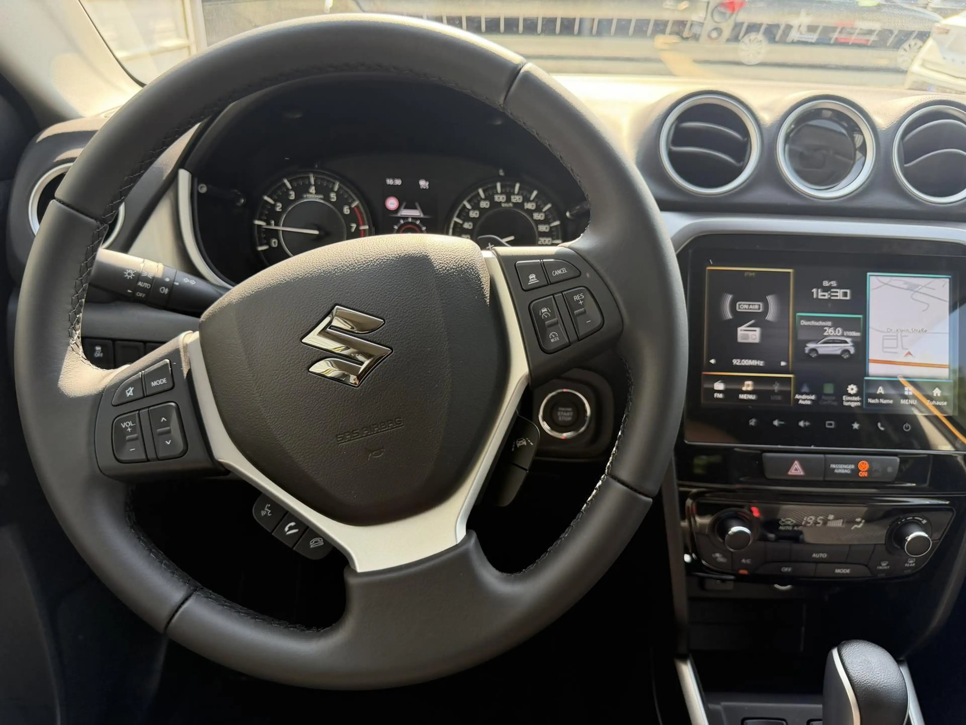 Suzuki Vitara GL+ Comfort 1.4 MHEV AT Android Auto*Navi*SHZ*A... — photo 9