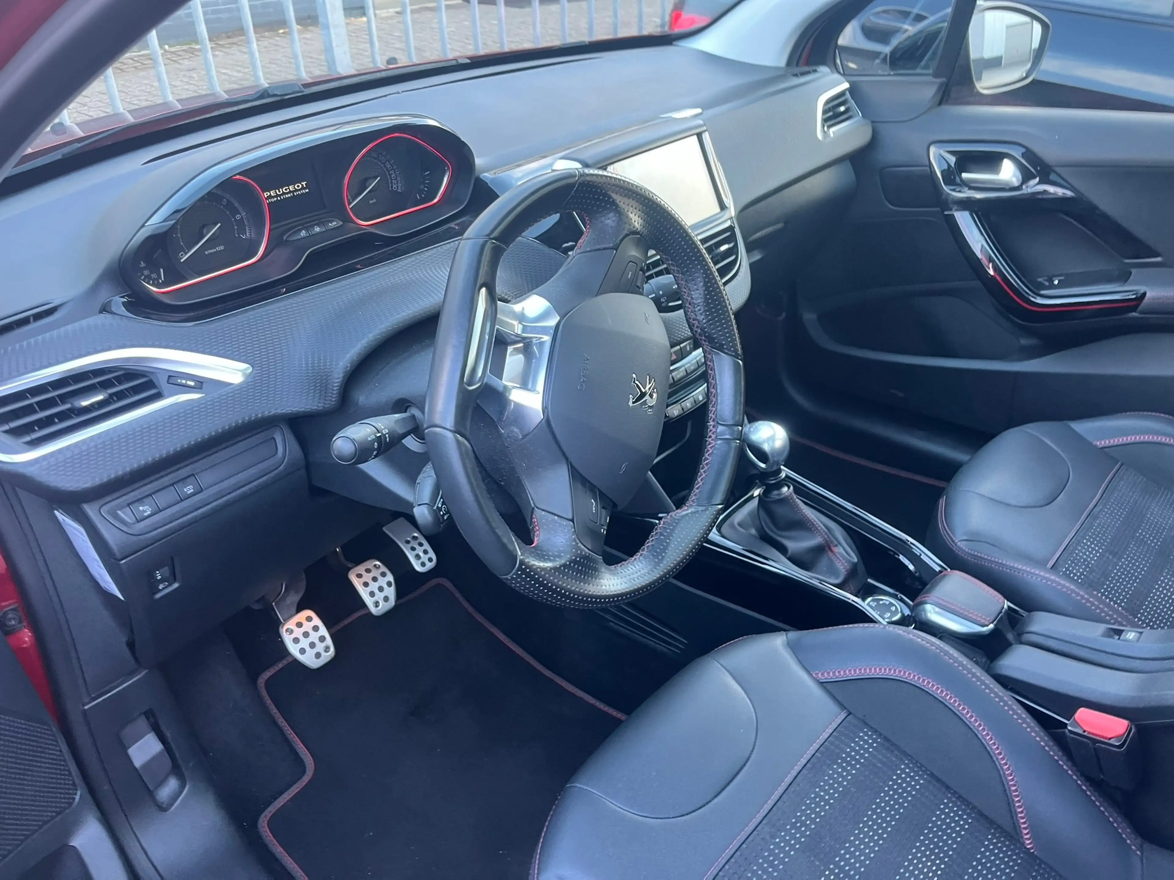 Peugeot 2008 1.2 PureTech GT-Line Panoramadak | Half leder| Cru — photo 6