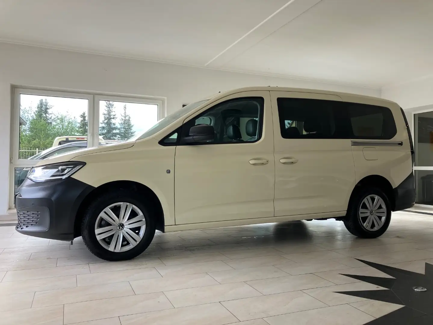 Volkswagen Caddy Maxi 2.0 TDI TAXI DSG Rollstuhlrampe Beige - 2
