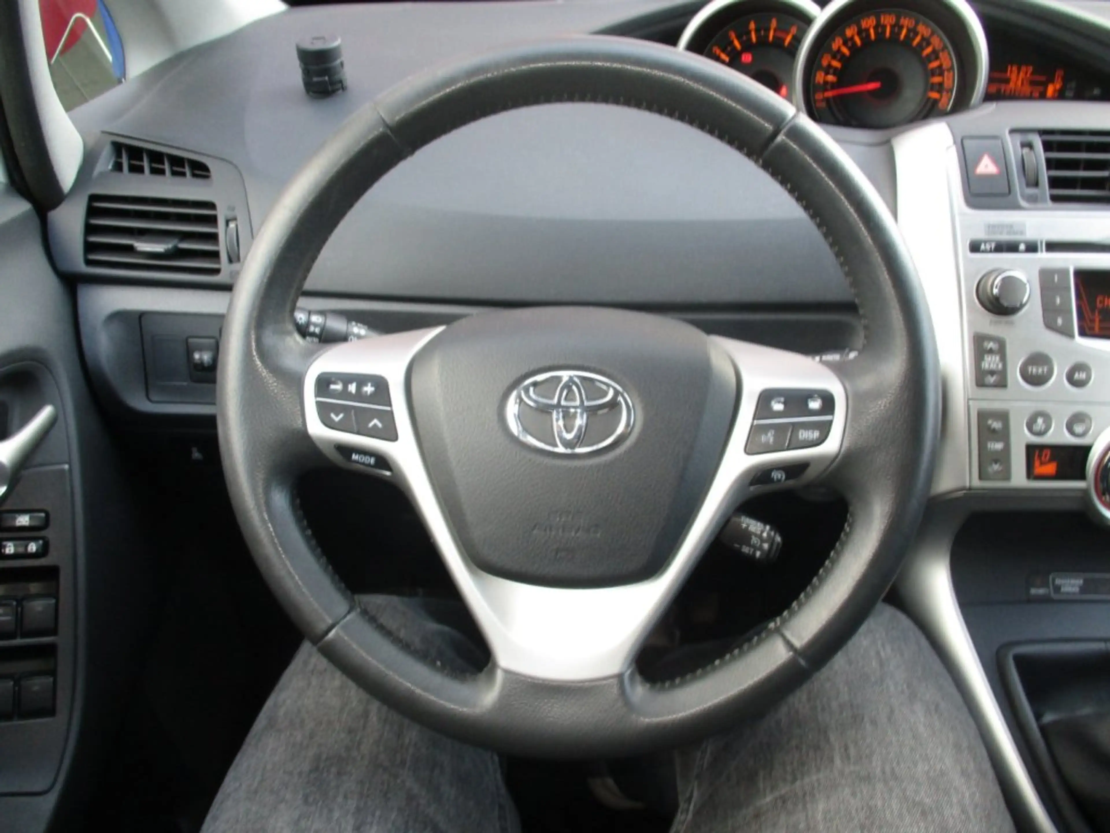 Toyota Verso 2,2 D-4D 180 D-CAT — photo 8