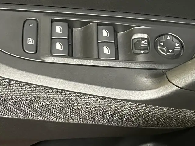 Peugeot 2008 view 21