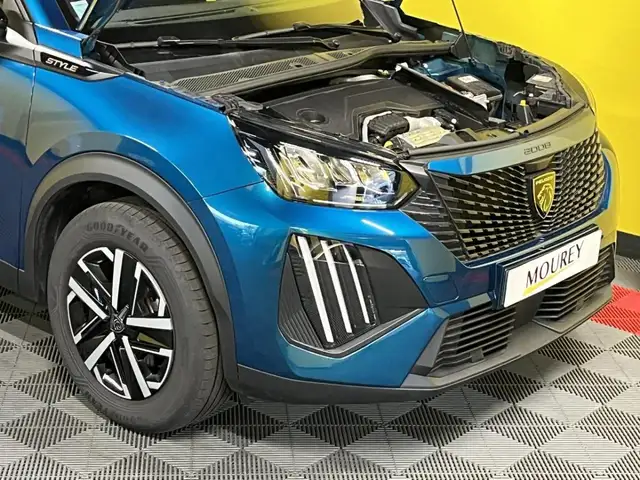 Peugeot 2008 view 8