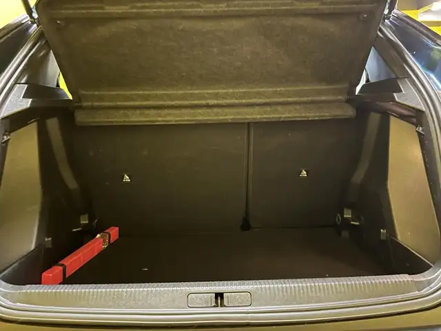 Peugeot 2008 view 19