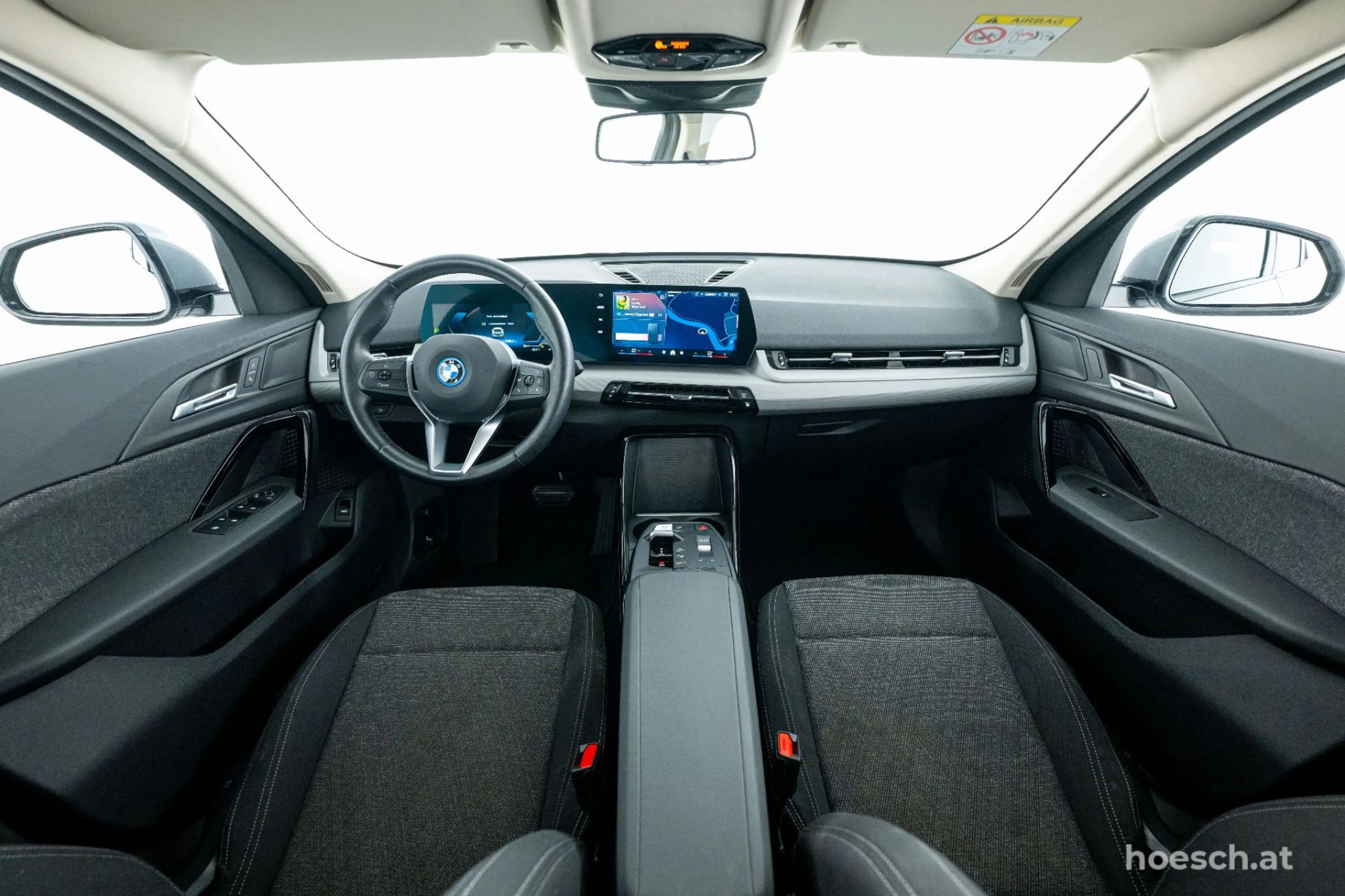 BMW iX2 xDrive30 M FAHRWERK LIVE PLUS KAMERA CARPLAY — photo 5
