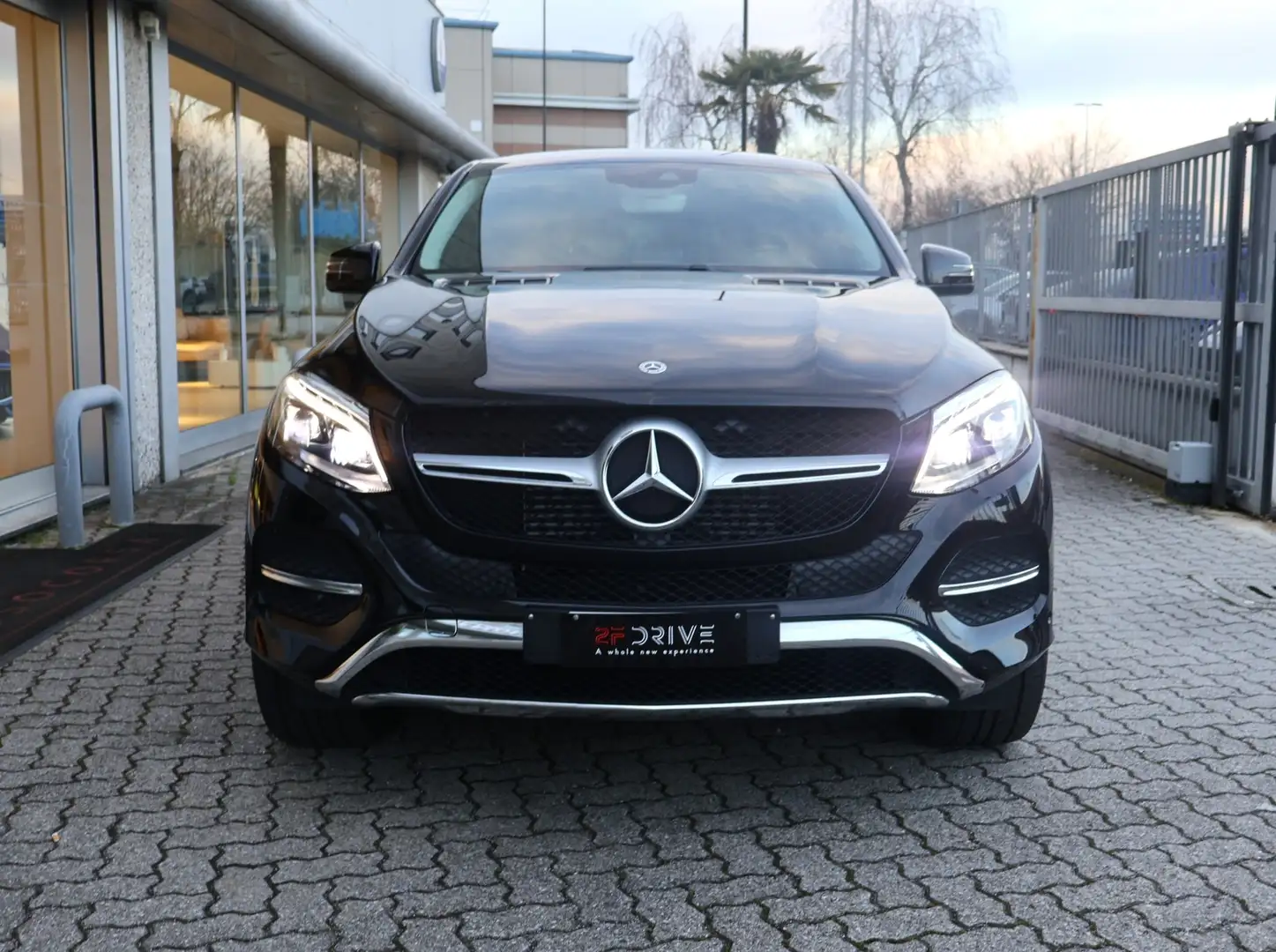 Mercedes-Benz GLE 350 Coupé d Premium Plus 4Matic Schwarz - 2