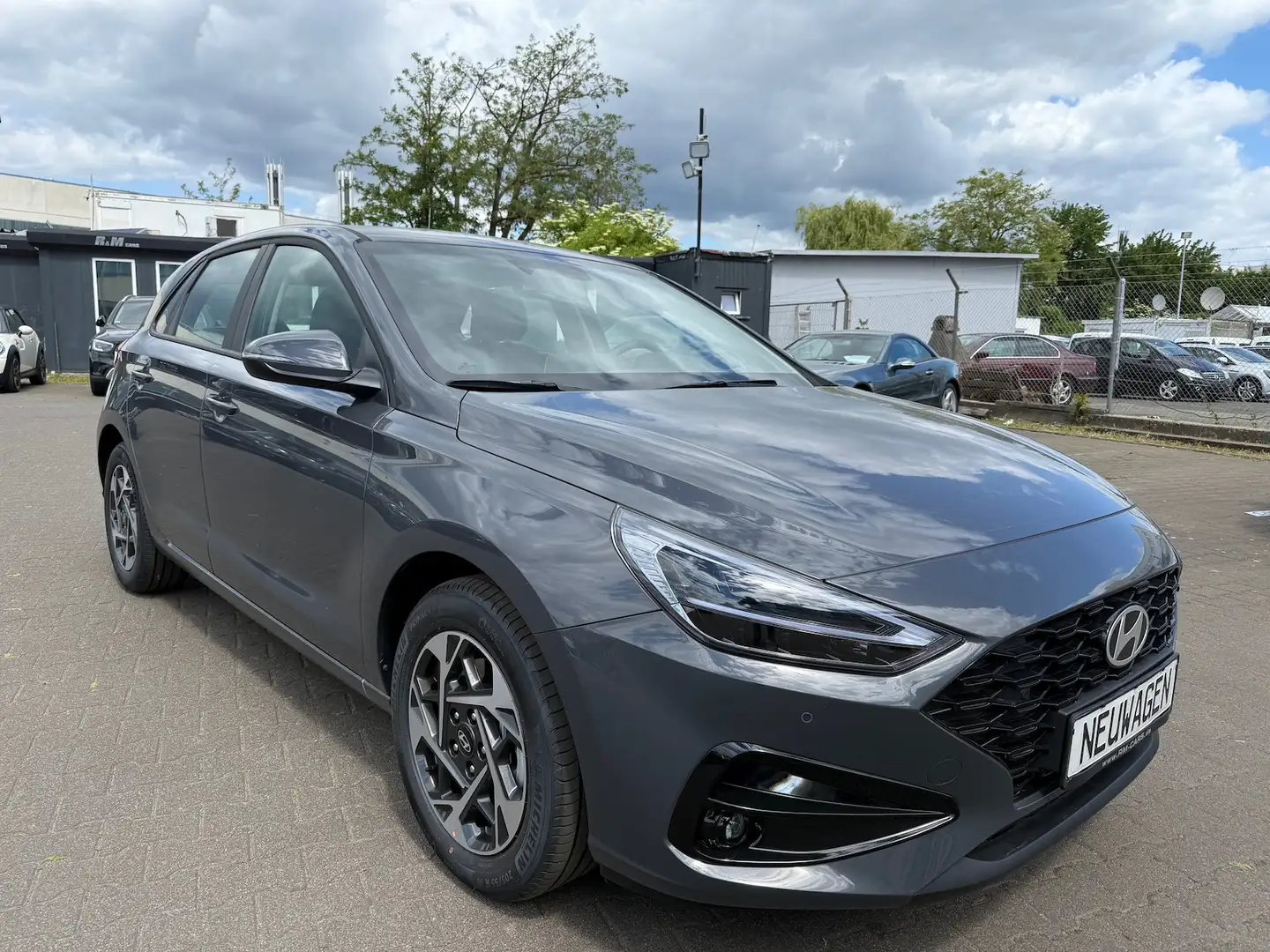 Hyundai i30 1.0 TGDI GoPlus Style/Navi/Kamera Grau - 1