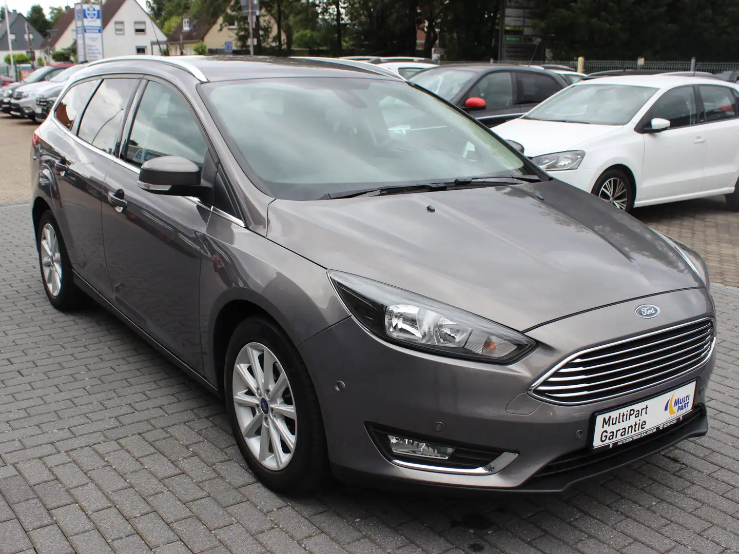 Ford Focus Turnier Titanium Braun - 1