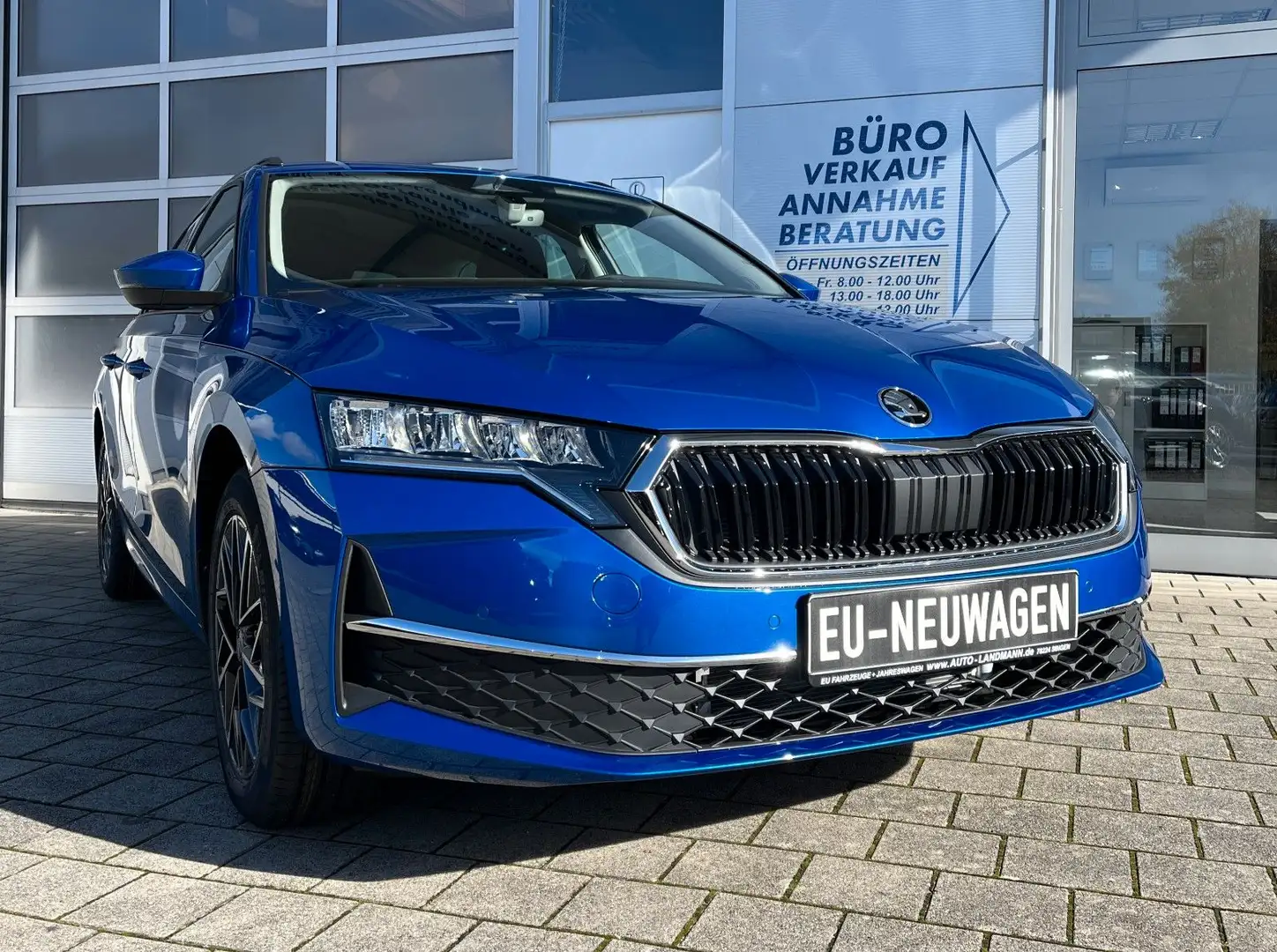 Skoda Octavia Combi 1.5 TSI Selection KAM AHK 5J GAR Blau - 1