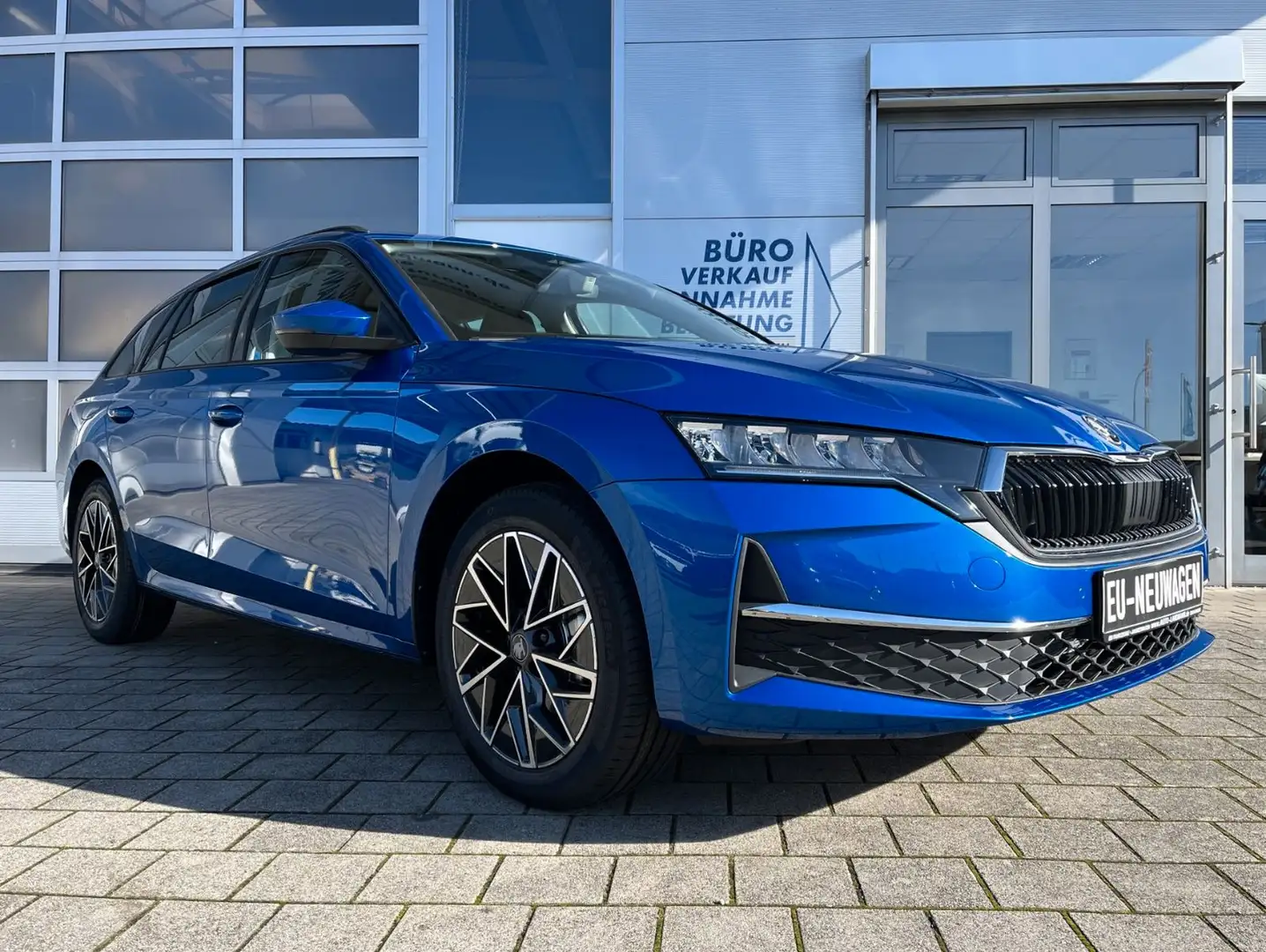 Skoda Octavia Combi 1.5 TSI Selection KAM AHK 5J GAR Blau - 2