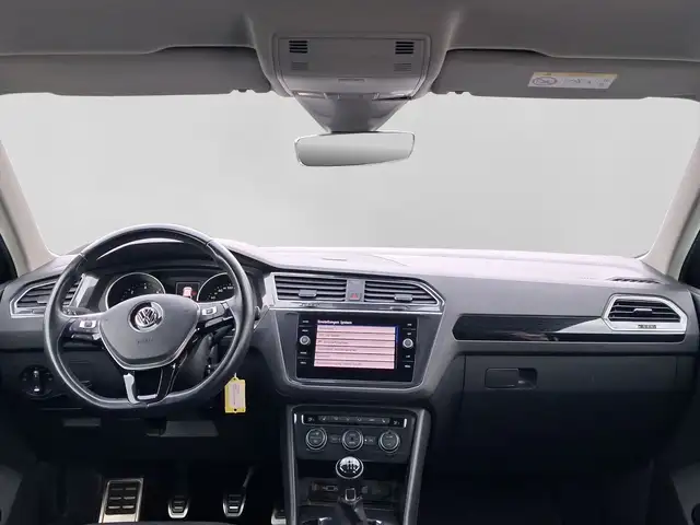 Volkswagen Tiguan view 5