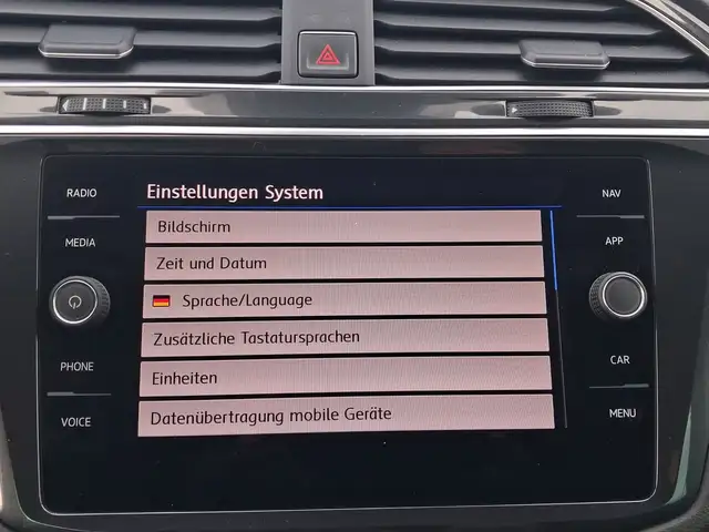 Volkswagen Tiguan view 16