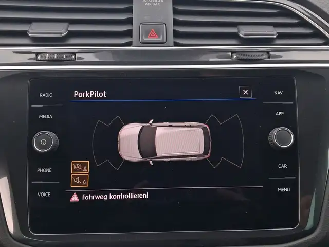 Volkswagen Tiguan view 12