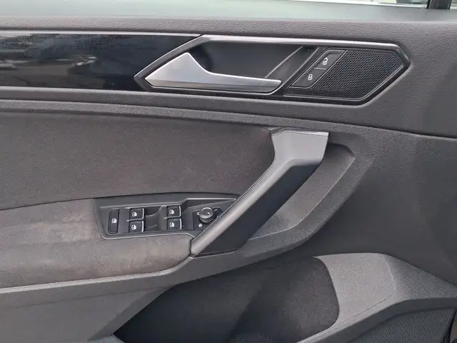 Volkswagen Tiguan view 8