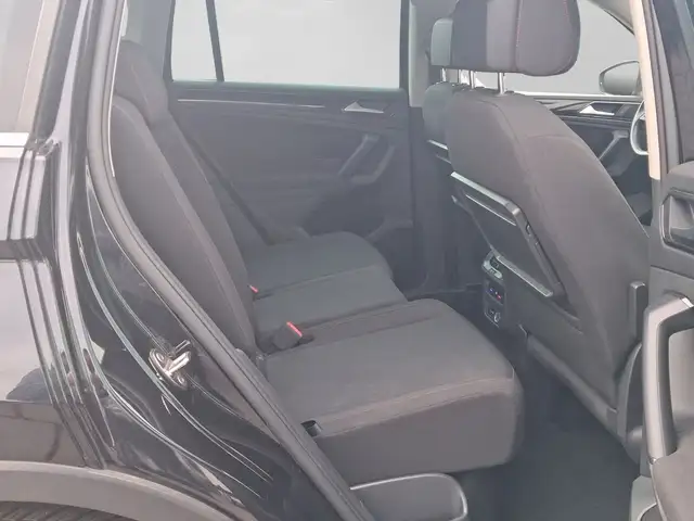 Volkswagen Tiguan view 6
