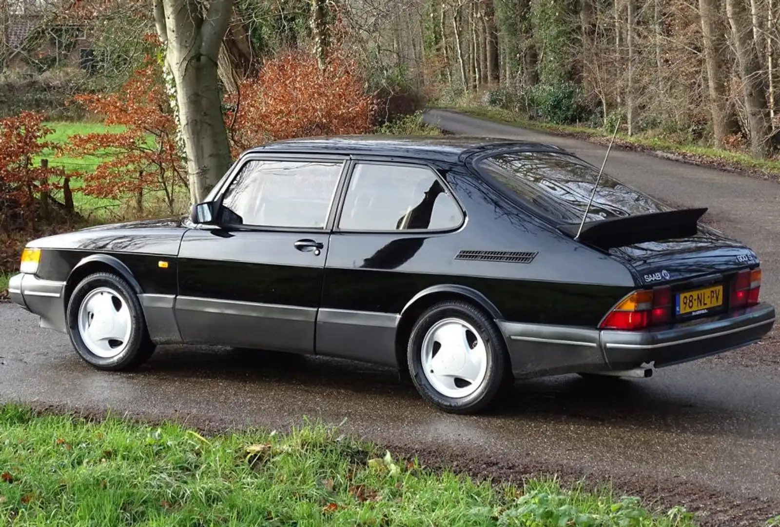 Saab 900 S 2.0 Černá - 2