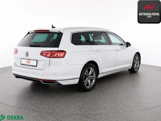 Volkswagen Passat view 5