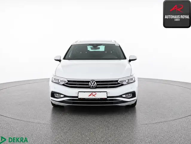 Volkswagen Passat view 8