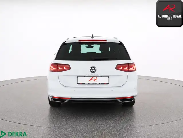 Volkswagen Passat view 4