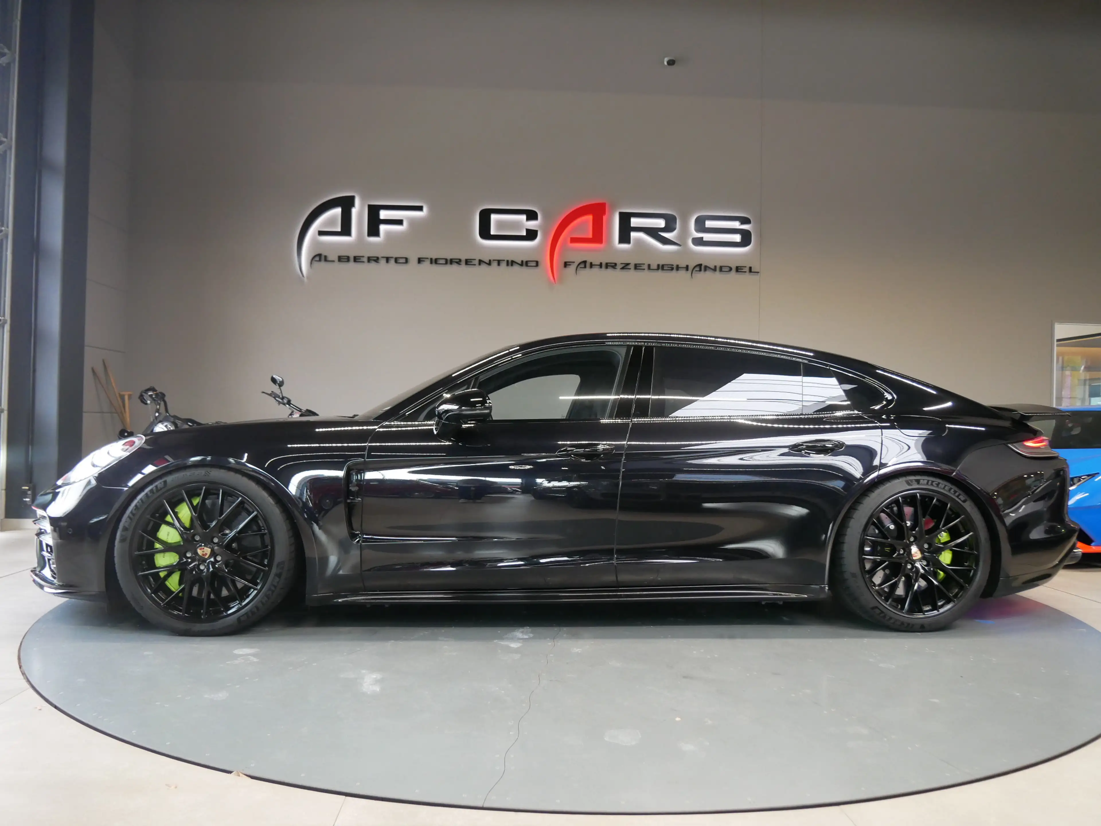 Porsche Panamera Turbo S E-Hybrid Executive Lang Pano — photo 9