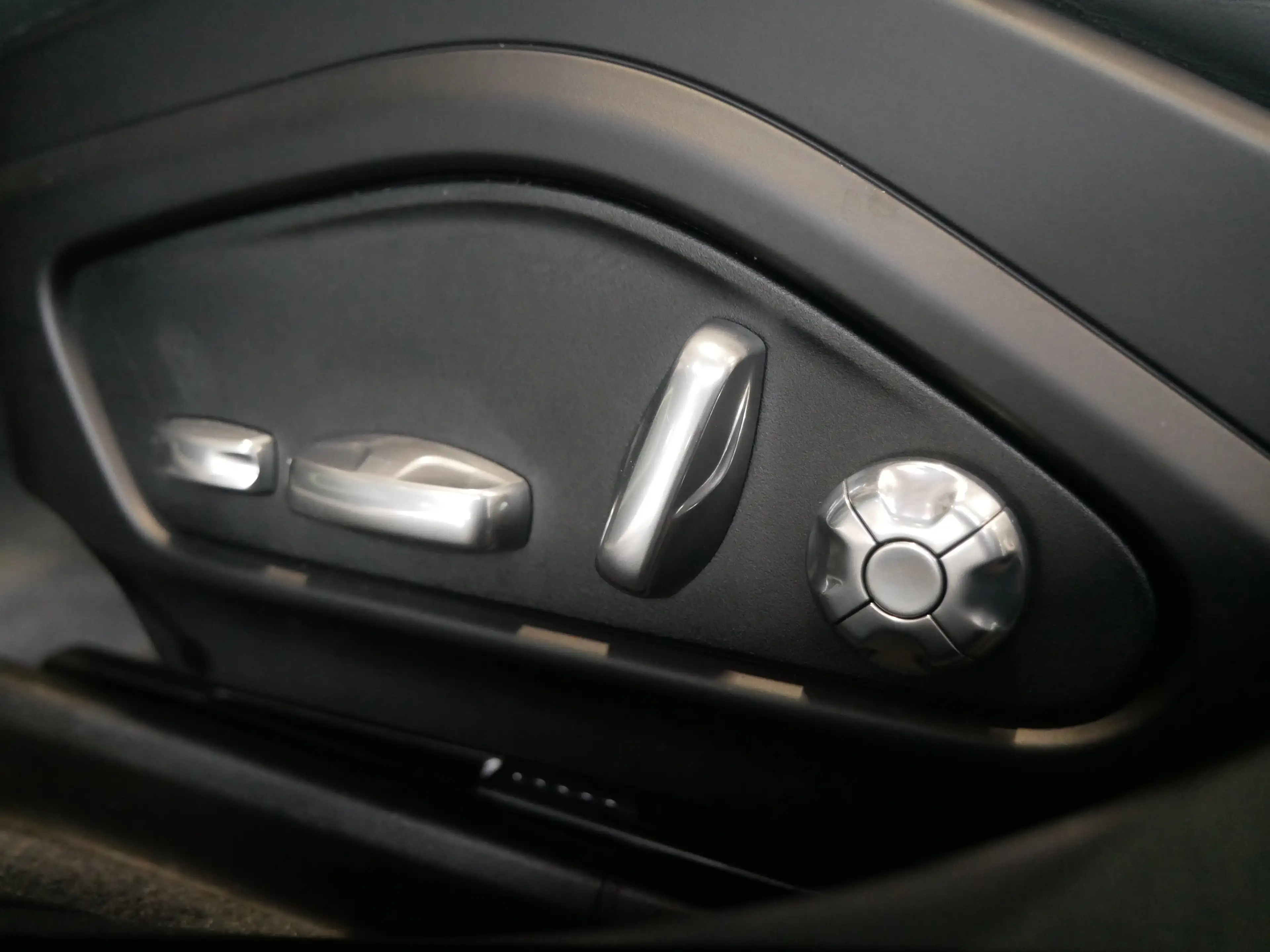 Porsche Panamera Turbo S E-Hybrid Executive Lang Pano — photo 13