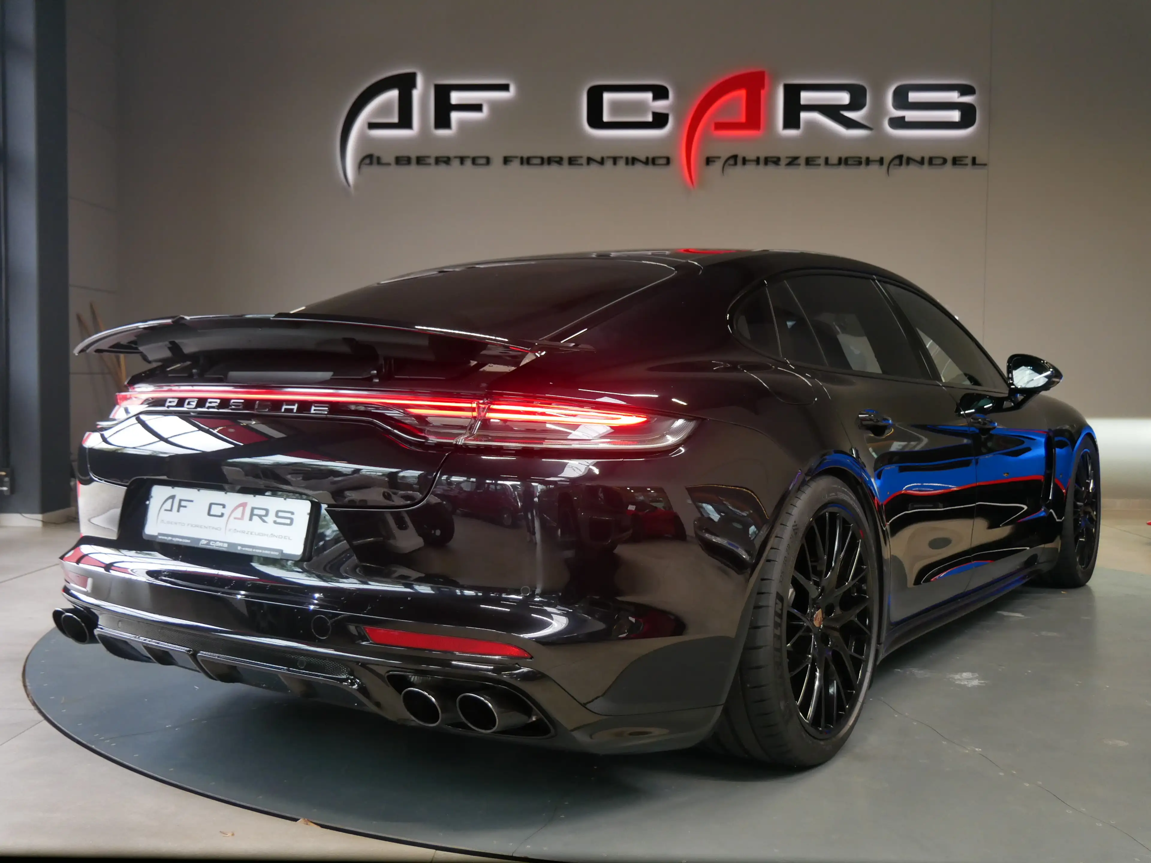 Porsche Panamera Turbo S E-Hybrid Executive Lang Pano — photo 6