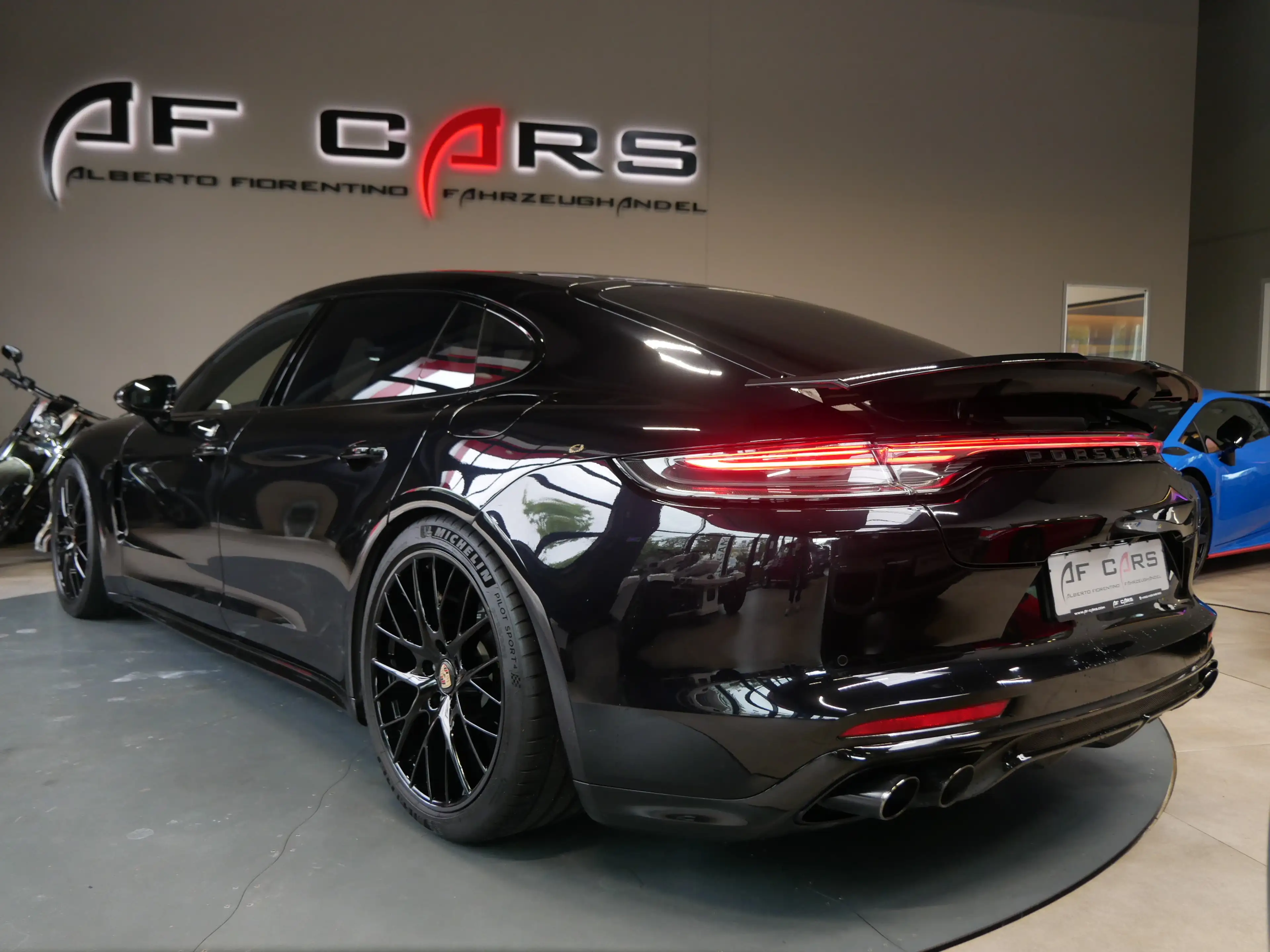 Porsche Panamera Turbo S E-Hybrid Executive Lang Pano — photo 8