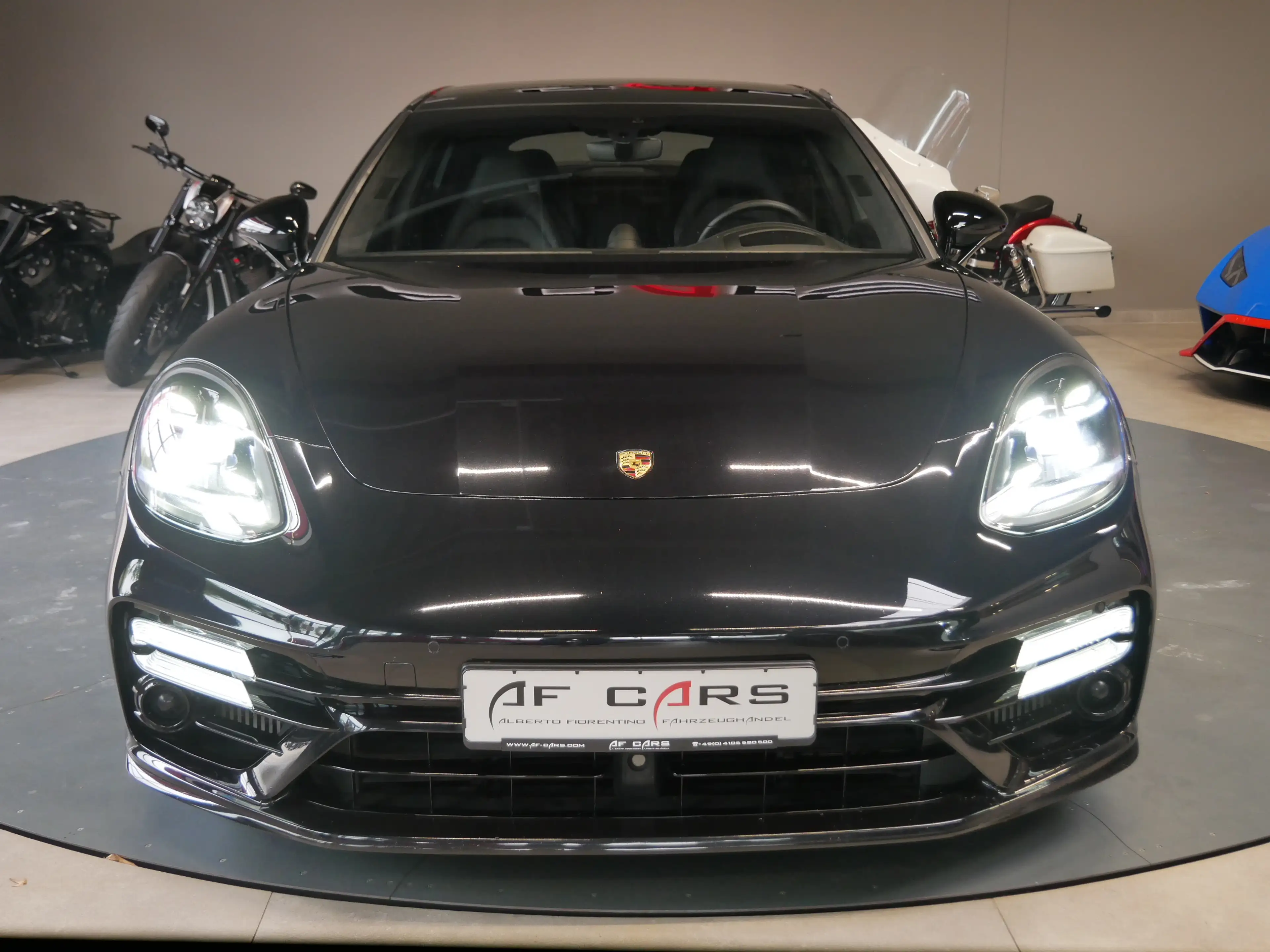 Porsche Panamera Turbo S E-Hybrid Executive Lang Pano — photo 3
