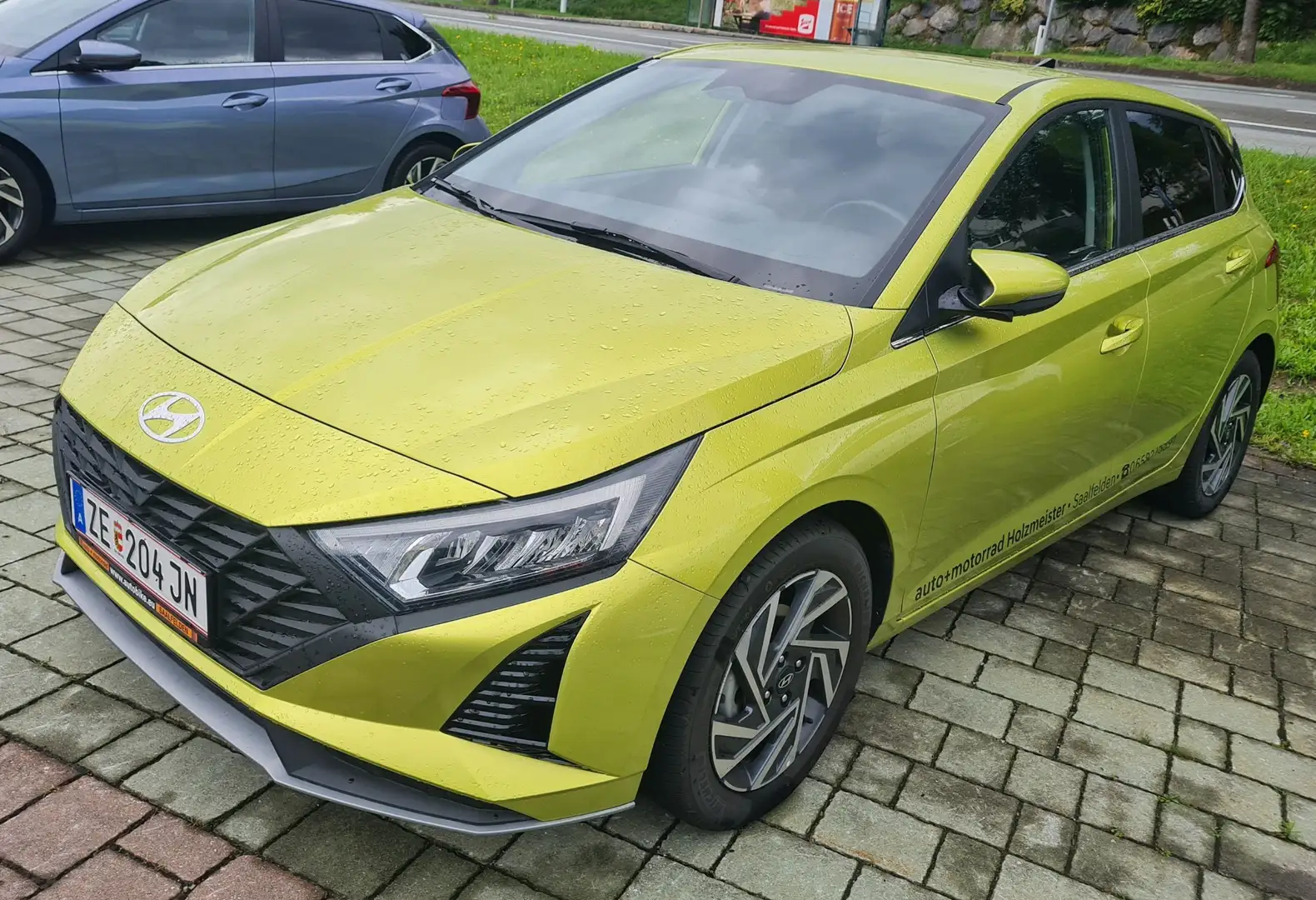 Hyundai i20 GO Plus 1.2 MPI Grün - 1