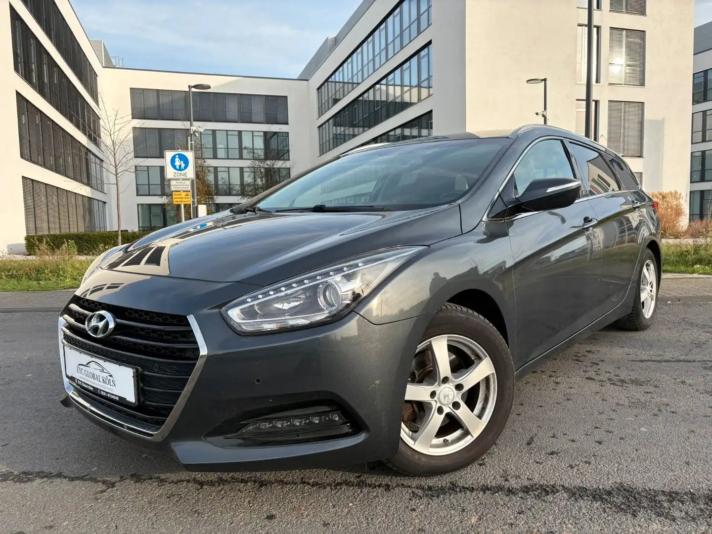 Hyundai i40 cw blue Trend, Klima, Tüv Neu Scheckheft Grau - 1