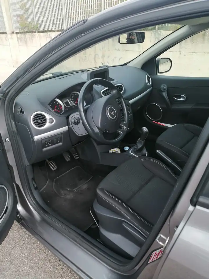 Renault Clio 1.1 i cat. 5 porte UP, foto 4