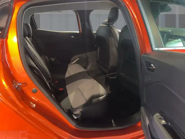 Renault Clio view 9