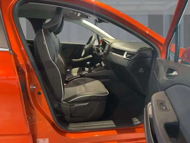 Renault Clio view 8