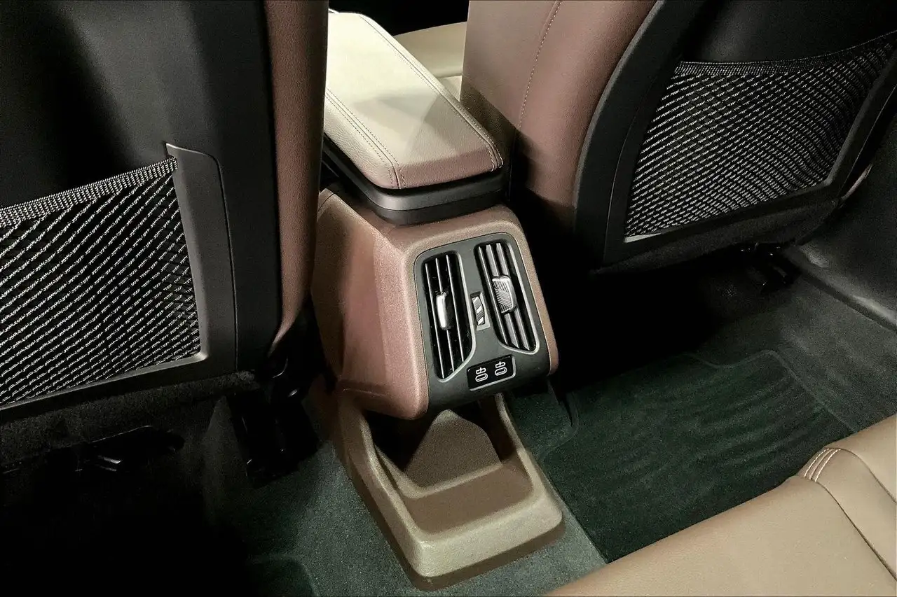 BMW X1 снимка BMW X1