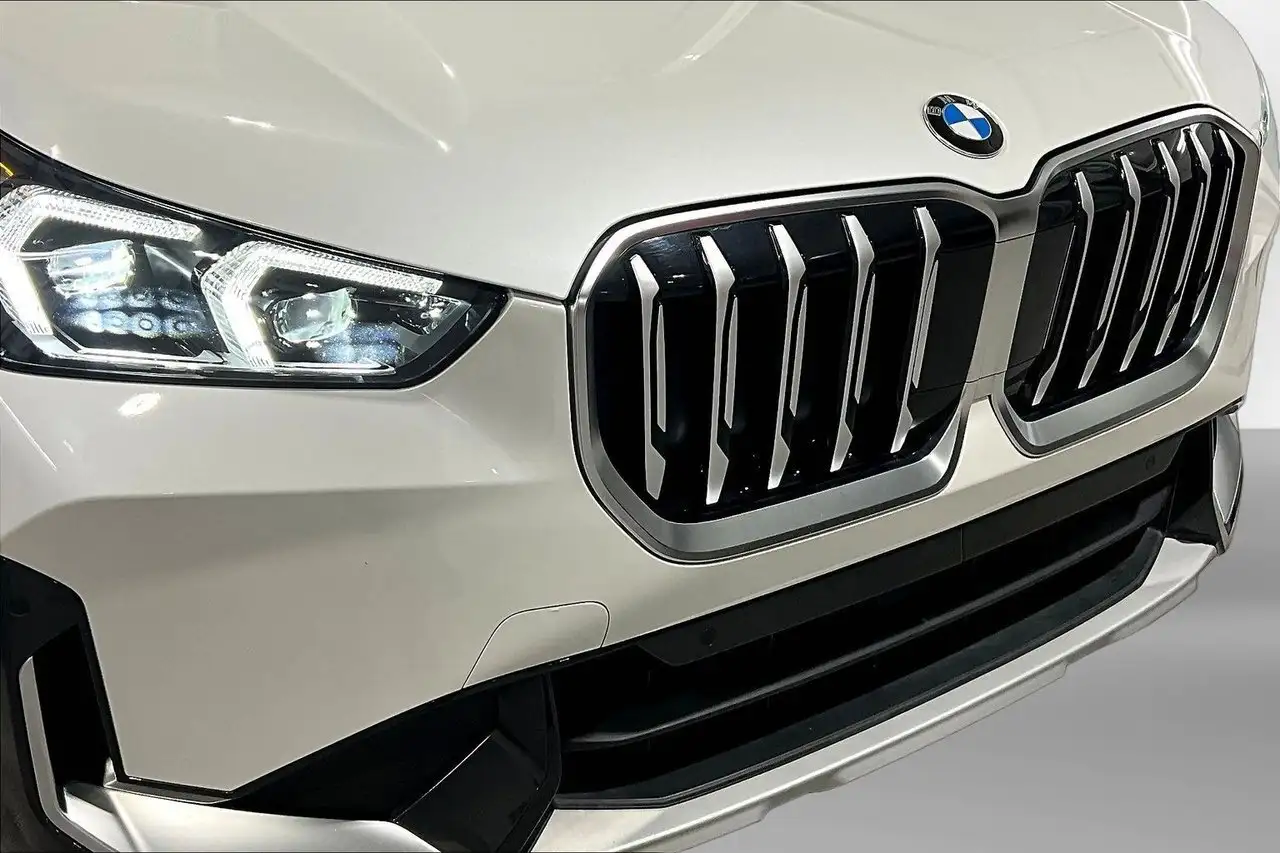 BMW X1 снимка BMW X1