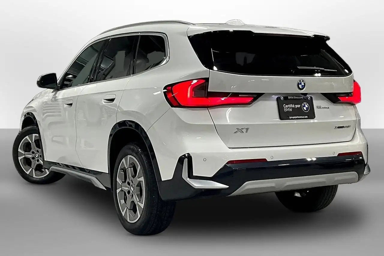 BMW X1 снимка BMW X1