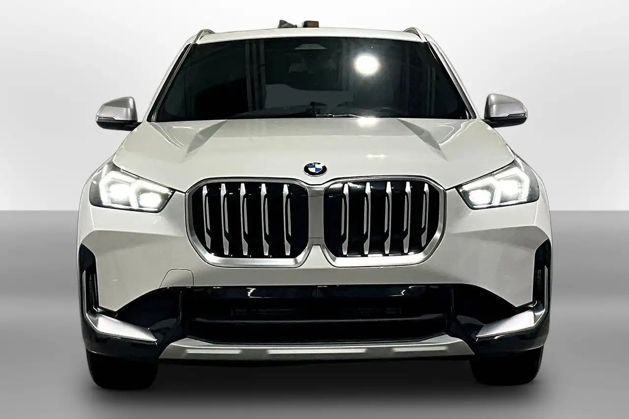 BMW X1 снимка BMW X1