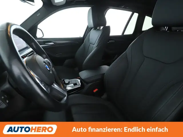 BMW X3 view 10