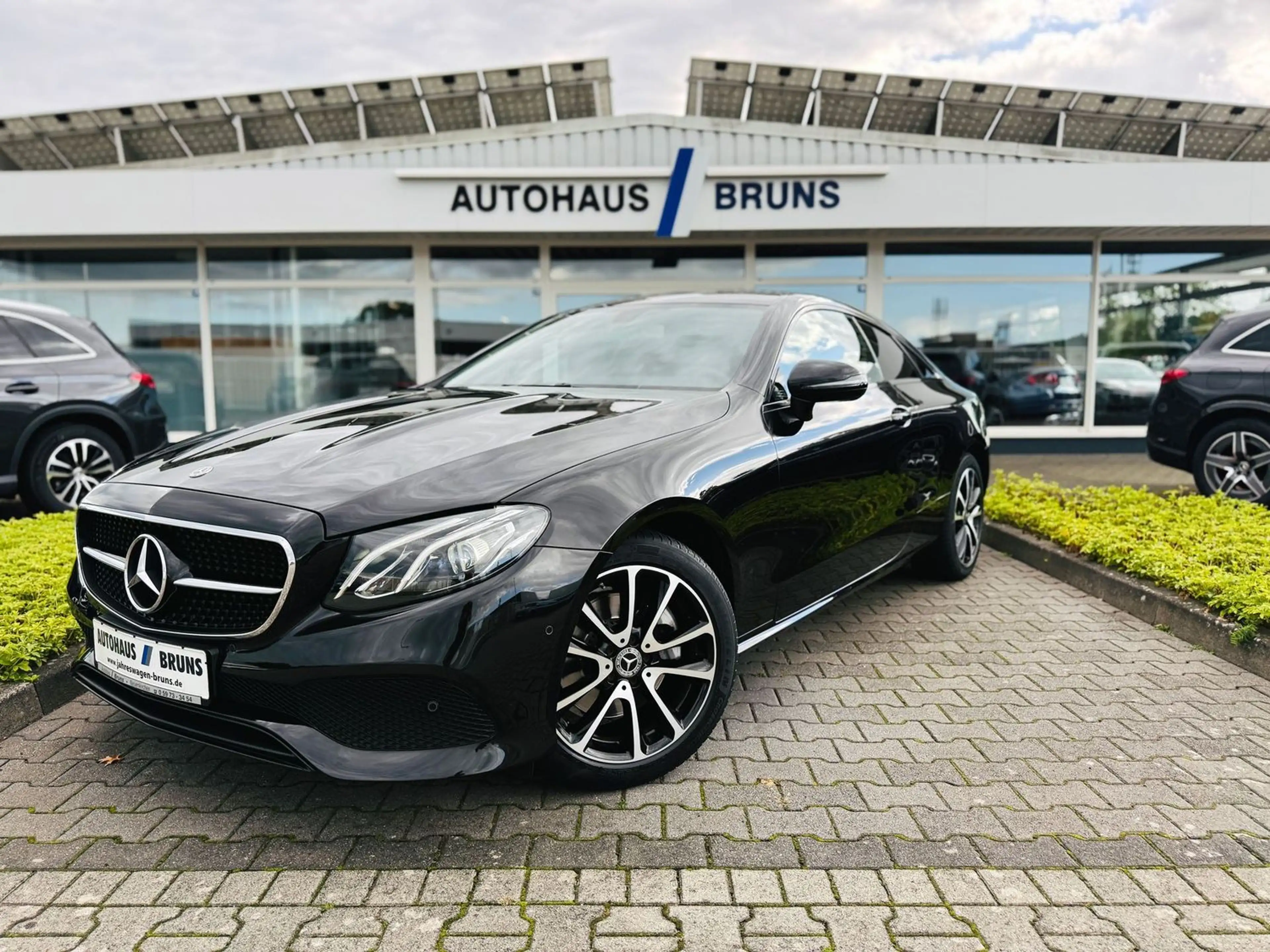Mercedes-Benz E 200 Coupé AVANTGARDE, AHK schw., RFK, Totw., LED, PTS,