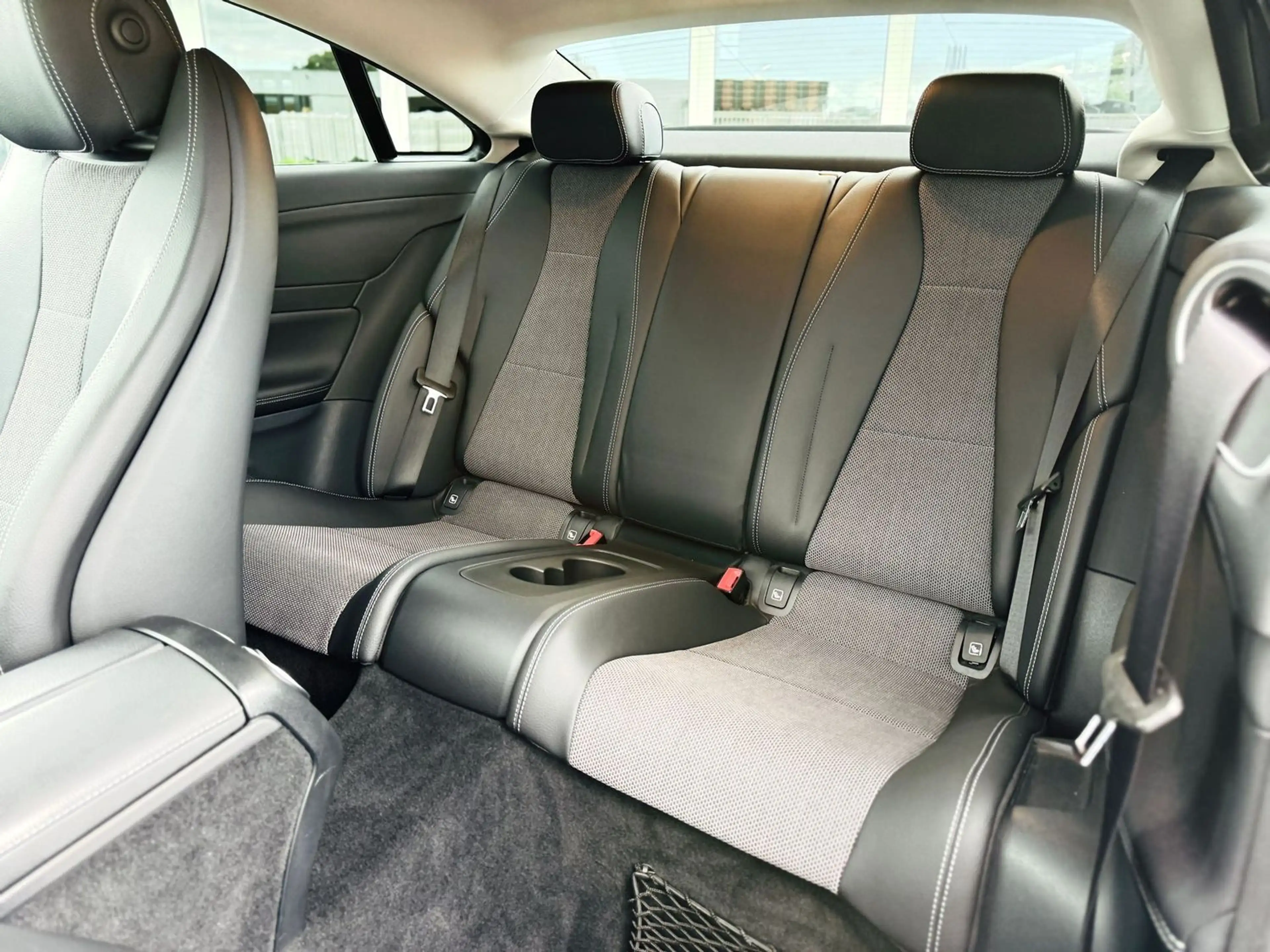 Mercedes-Benz E 200 Coupé AVANTGARDE, AHK schw., RFK, Totw., LED, PTS, — photo 10