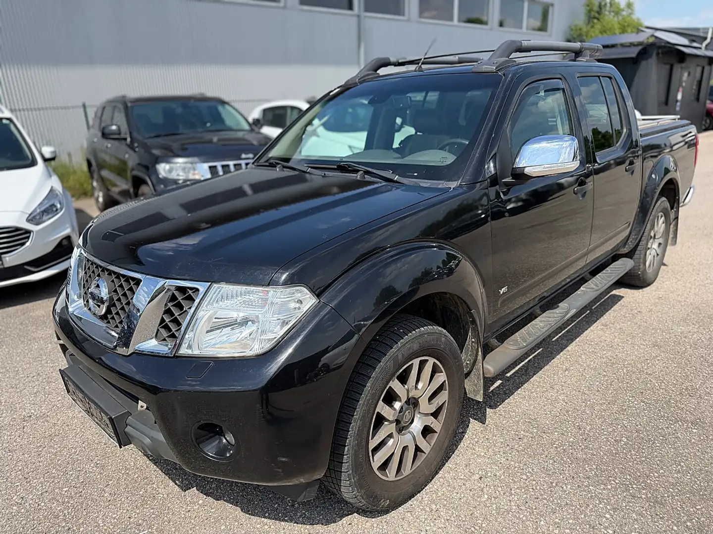 Nissan Navara Navara Double Cab LE 3,0 dCi 4x4 DPF Aut. Schwarz - 1