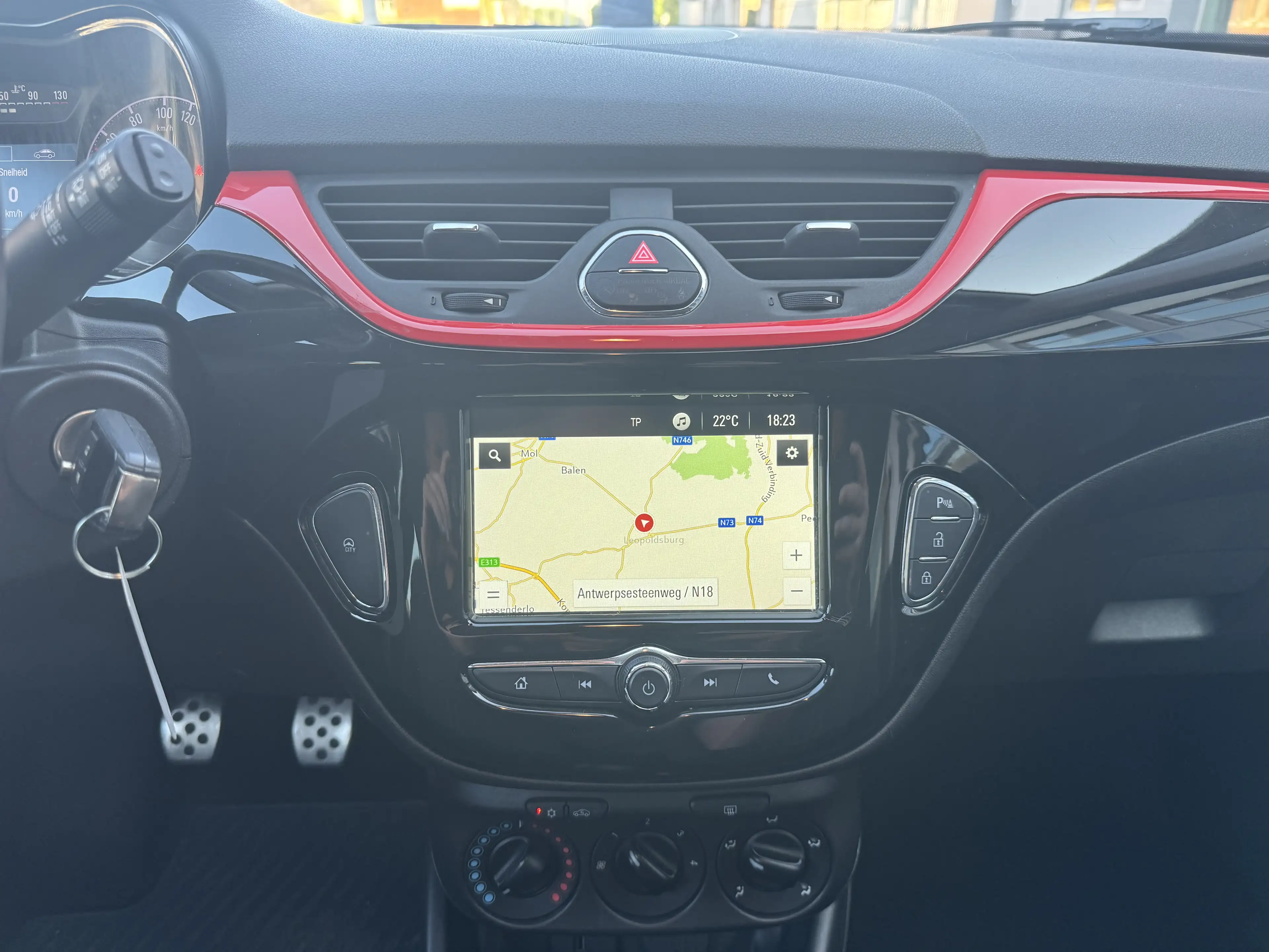Opel Corsa Black Edition 5d 1.2 benzine — photo 12