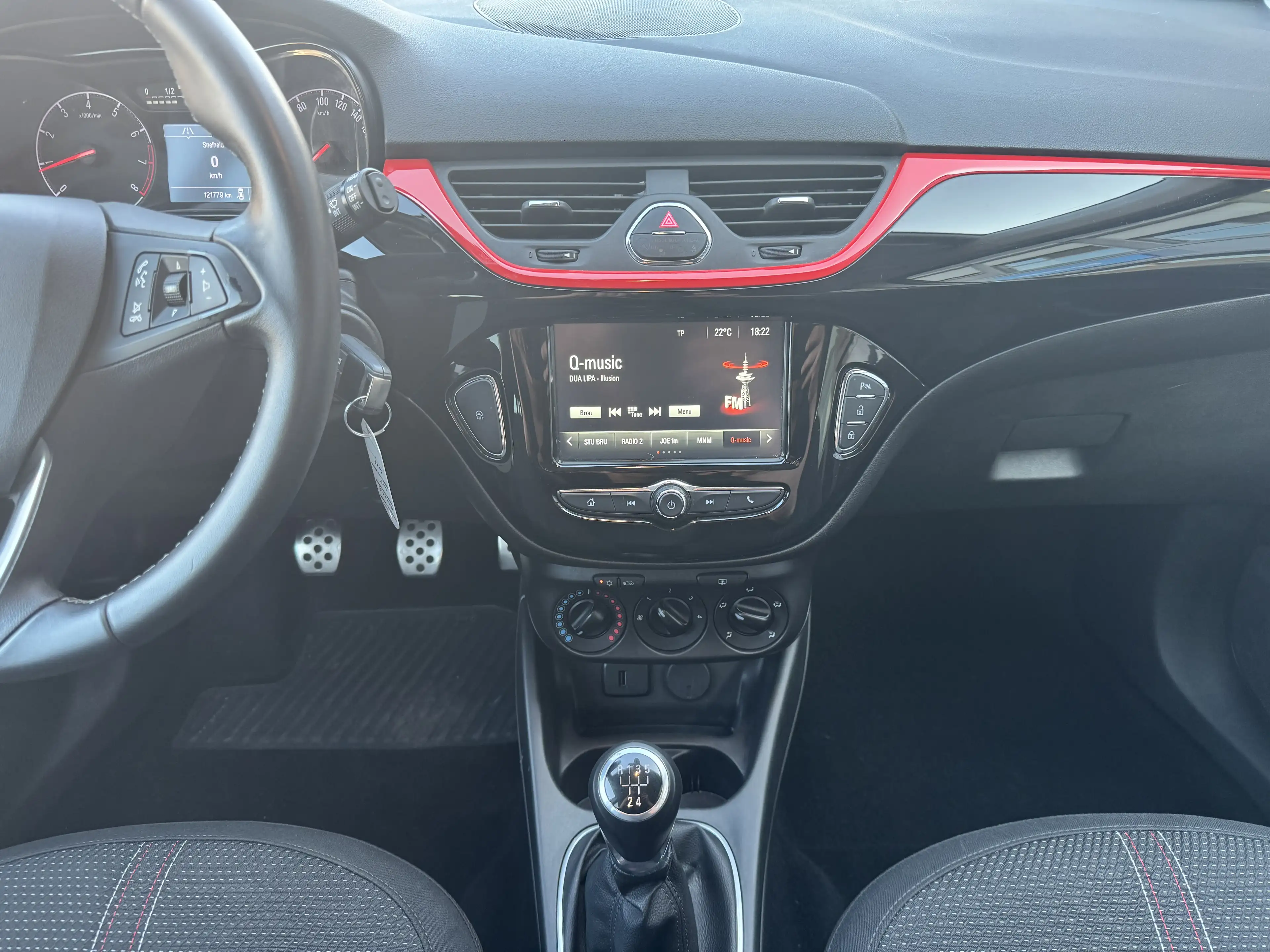 Opel Corsa Black Edition 5d 1.2 benzine — photo 10